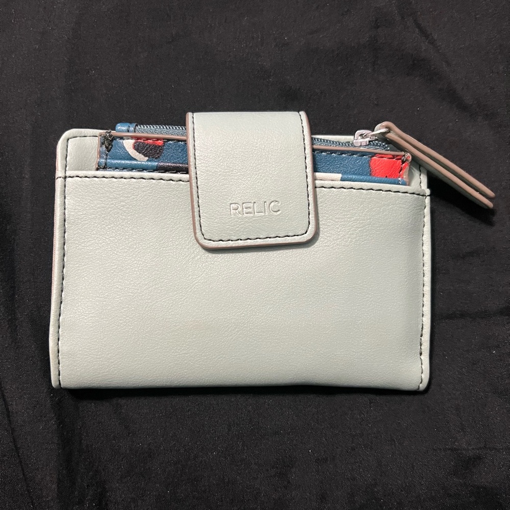women's Relic wallet